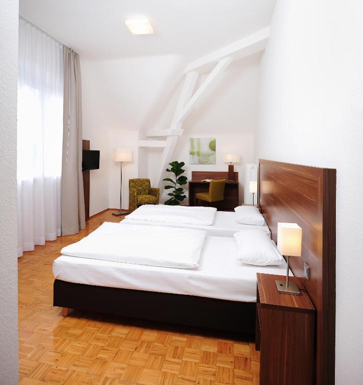 Bildungshaus St. Bernhard - Wohnen Und Tagen Hotel Rastatt Room photo