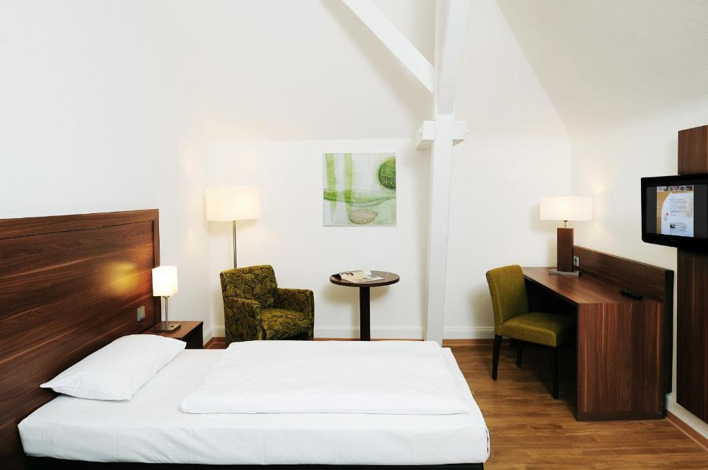 Bildungshaus St. Bernhard - Wohnen Und Tagen Hotel Rastatt Exterior photo